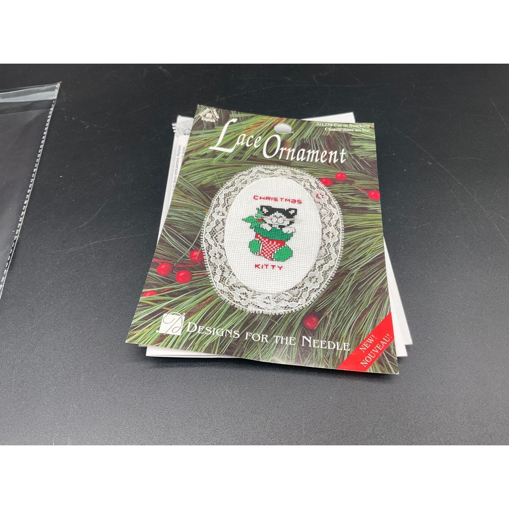Vintage Designs for the Needle "Cat in Stocking" Lace Ornament Kit‎ 3½"×5"